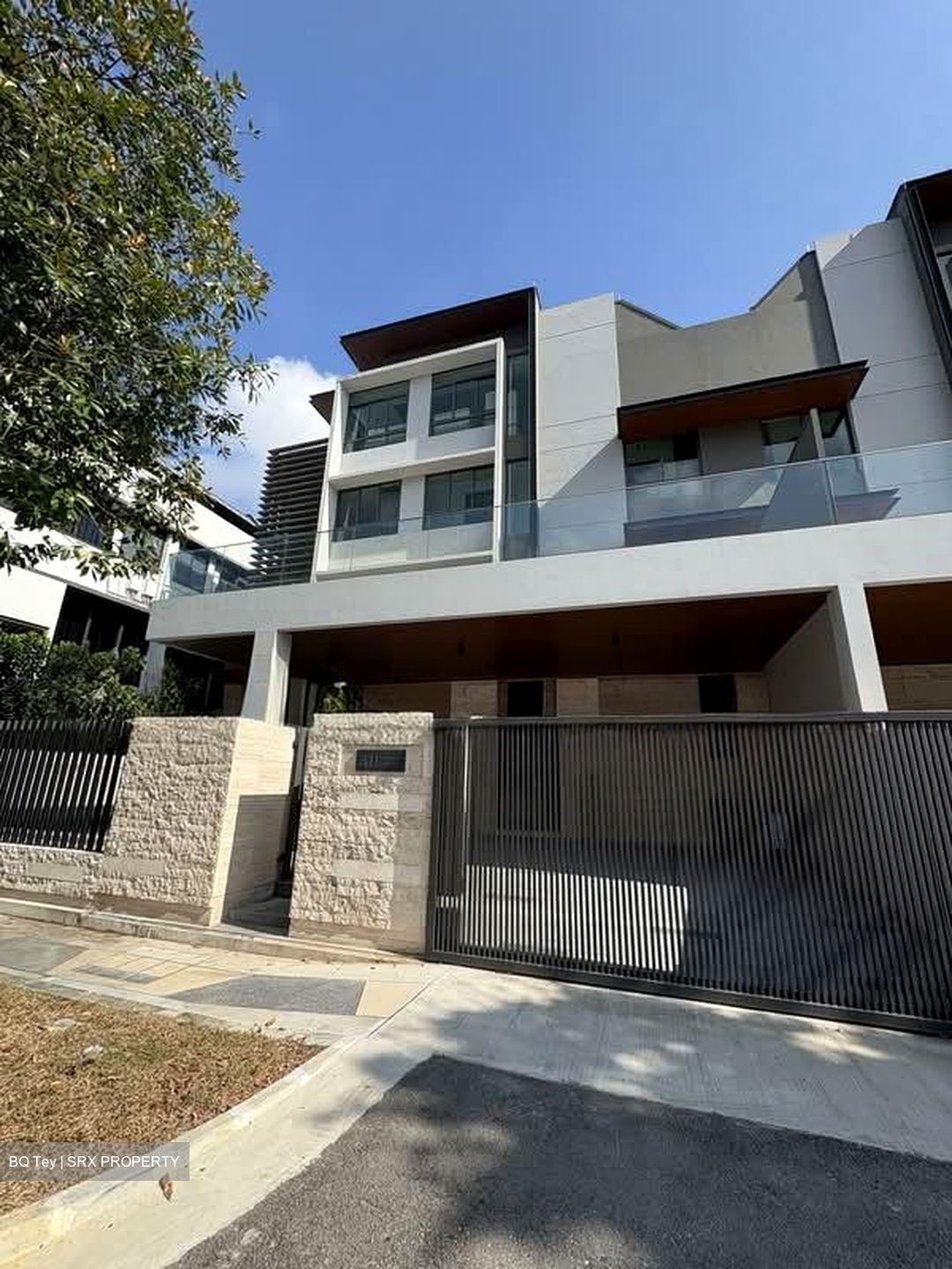 East Coast Avenue (D15), Terrace #547133841